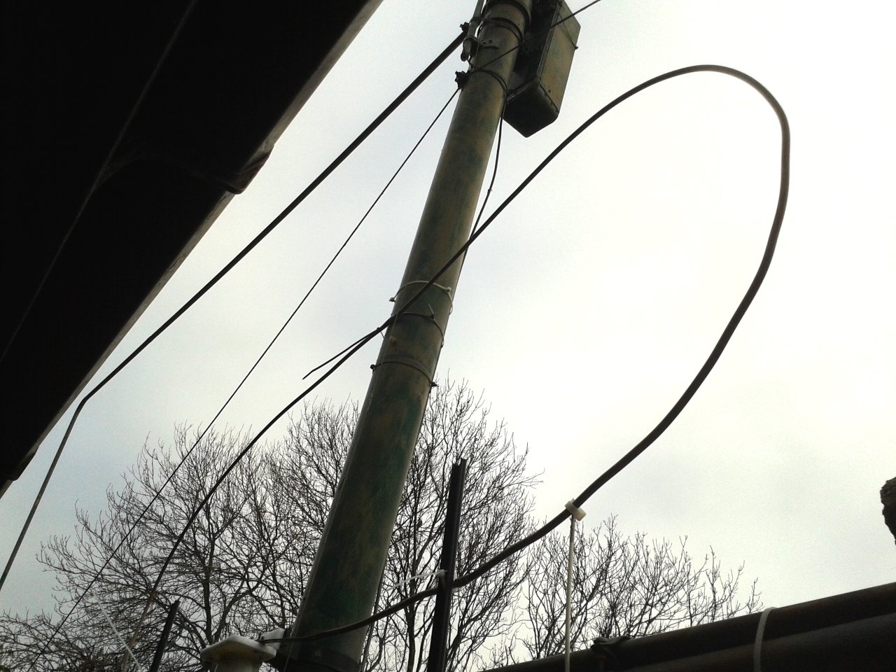 Balun and counter weights